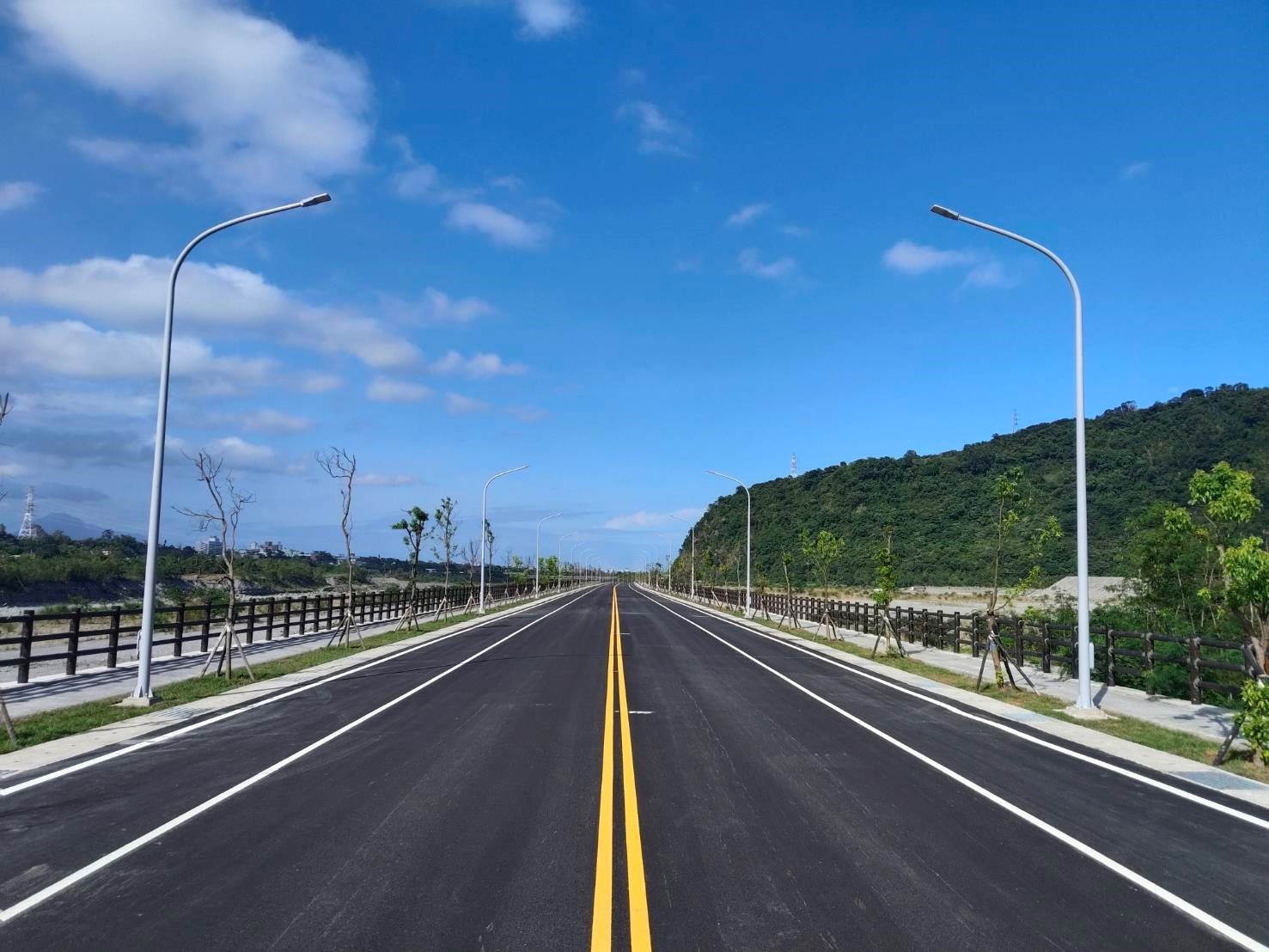臺東市知本溫泉風景特定區道路品質改善工程完工照片