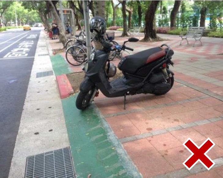 停車格與人行道等高